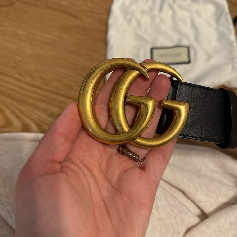 Gucci Black Belt with Gold Interlocking Buckle - Picture 2 of 5